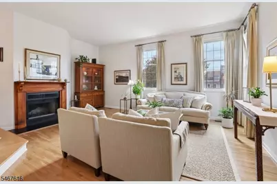 22 Dowitcher Ct, Wayne, NJ 07470 - Photo 2