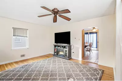 16 Dodge, Hamilton Township, NJ 08610 - Photo 4