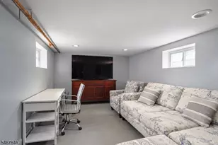 35 Clinton St, Bloomfield, NJ 07003 - Photo 32