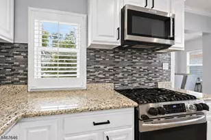35 Clinton St, Bloomfield, NJ 07003 - Photo 16