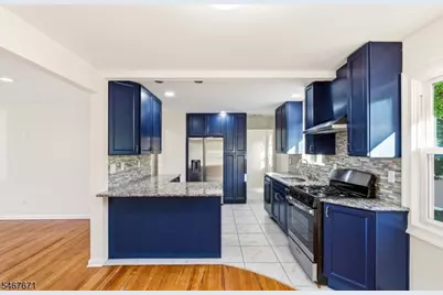 45 N Laurel Ave, Woodbridge Township, NJ 08830 - Photo 12
