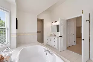 9 Schindler Way, Livingston Twp., NJ 07039 - Photo 24
