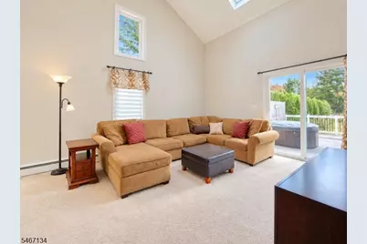 7 Perrelli Ln, Jefferson Township, NJ 07438 - Photo 16
