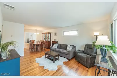 197 Lake Shore Dr, Parsippany, NJ 07034 - Photo 4