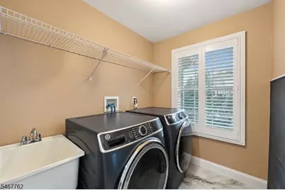 1 Efstis Ct, West Orange Township, NJ 07052 - Photo 32