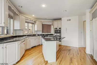 10 Kips Ridge C0010, Montclair Twp., NJ 07044 - Photo 14