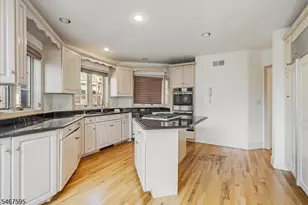10 Kips Ridge C0010, Montclair Twp., NJ 07044 - Photo 14