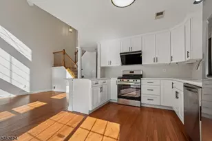 26 Mayflower Dr, Bernards Township, NJ 07920 - Photo 4