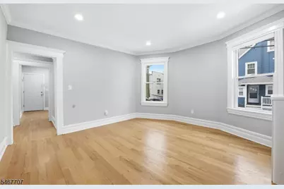 16 Munn St #1, Montclair, NJ 07042 - Photo 2