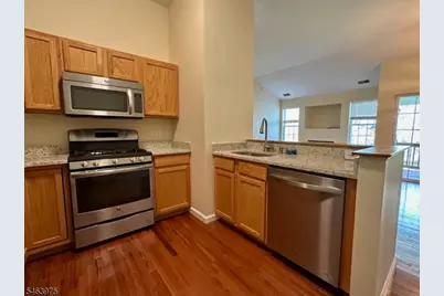 646 Honeybrook Cir, Lopatcong Township, NJ 08886 - Photo 18