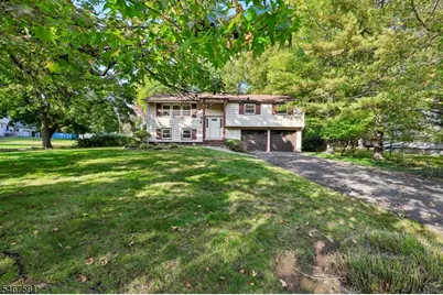 7 Tanglewood Dr, Livingston, NJ 07039 - Photo 1
