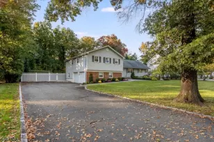4 Walton Ln, Livingston, NJ 07039 - Photo 4
