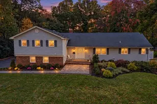 4 Walton Ln, Livingston, NJ 07039 - Photo 2