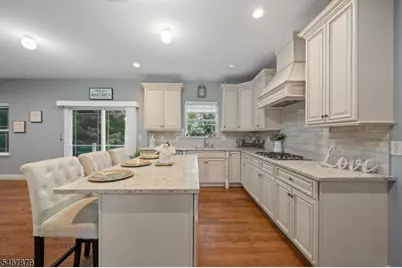 628 New Dover Rd, Woodbridge Township, NJ 07067 - Photo 4