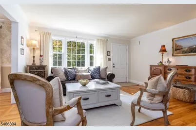 8 Prescott Cir, Clinton Township, NJ 08833 - Photo 10