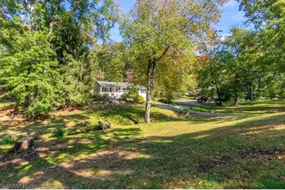 8 Prescott Cir, Clinton Township, NJ 08833 - Photo 6