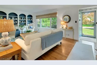 2 Mansfield Ct, Mendham, NJ 07945 - Photo 4