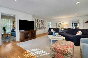 2 Mansfield Ct, Mendham, NJ 07945 - Photo 10