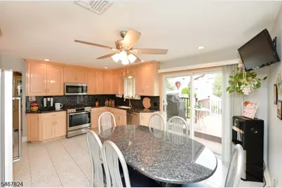 16 Park St, South Hackensack Township, NJ 07606 - Photo 12