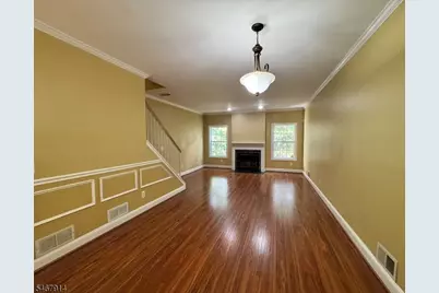 303 Tallwood Ln, Green Brook Township, NJ 08812 - Photo 2