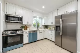 31 Hillside Ave, Florham Park, NJ 07932 - Photo 2