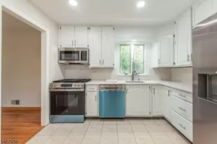 31 Hillside Ave, Florham Park, NJ 07932 - Photo 4