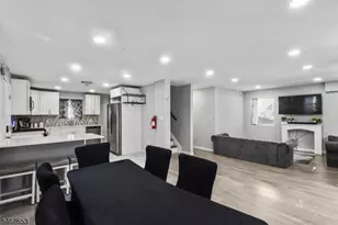 15 Chelsea Ave, East Orange, NJ 07018 - Photo 4