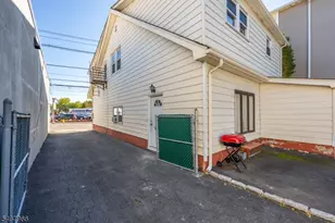 106 Broughton Ave, Bloomfield, NJ 07003 - Photo 4