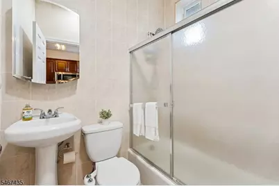 80 Bay St #7, Montclair Twp., NJ 07042 - Photo 8