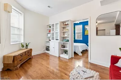 80 Bay St #7, Montclair Twp., NJ 07042 - Photo 2
