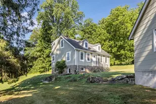 16 Chester Pl, Chester, NJ 07930 - Photo 6