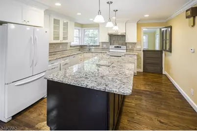16 Chester Pl, Chester, NJ 07930 - Photo 18