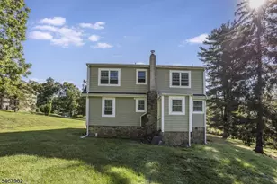 16 Chester Pl, Chester, NJ 07930 - Photo 4