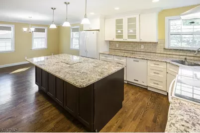 16 Chester Pl, Chester, NJ 07930 - Photo 16