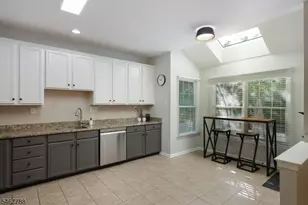 251 Patriot Hill Dr, Bernards Township, NJ 07920 - Photo 12