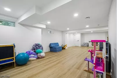 64 N Hillside Ave, Livingston, NJ 07039 - Photo 22