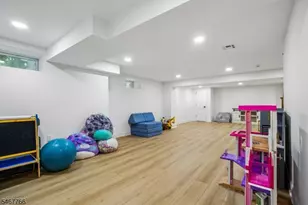 64 N Hillside Ave, Livingston, NJ 07039 - Photo 22