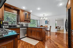 64 N Hillside Ave, Livingston, NJ 07039 - Photo 8