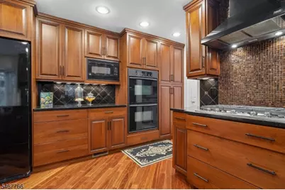 64 N Hillside Ave, Livingston, NJ 07039 - Photo 10