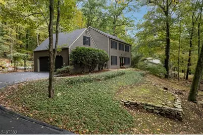 4 Scenic Falls Rd, Washington Township, NJ 07853 - Photo 4