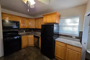 71 Cedar Ave 2nd Fl, Montclair, NJ 07042 - Photo 2