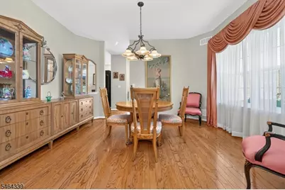 32 Daulton Dr, Franklin Township, NJ 08873 - Photo 8