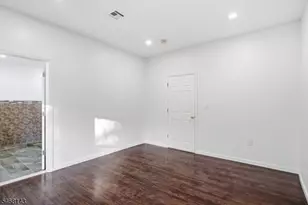 16 Seymour Ave, Newark, NJ 07108 - Photo 6
