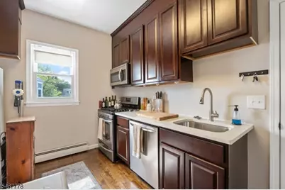9 Cherry Pl, Maplewood Twp., NJ 07040 - Photo 18