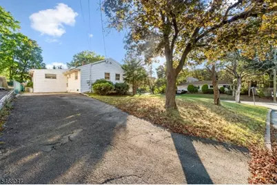 2 Overlook Ave, Little Falls Township, NJ 07424 - Photo 4