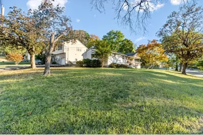 2 Overlook Ave, Little Falls Township, NJ 07424 - Photo 10