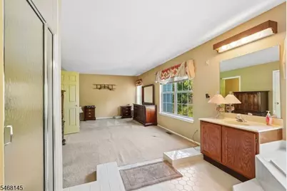 135 Grantham Dr, Franklin Township, NJ 08873 - Photo 16