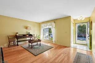135 Grantham Dr, Franklin Township, NJ 08873 - Photo 6