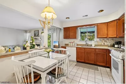 135 Grantham Dr, Franklin Township, NJ 08873 - Photo 12