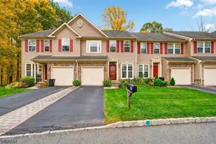 27 Village Ln, Sparta Township, NJ 07871 - Photo 2